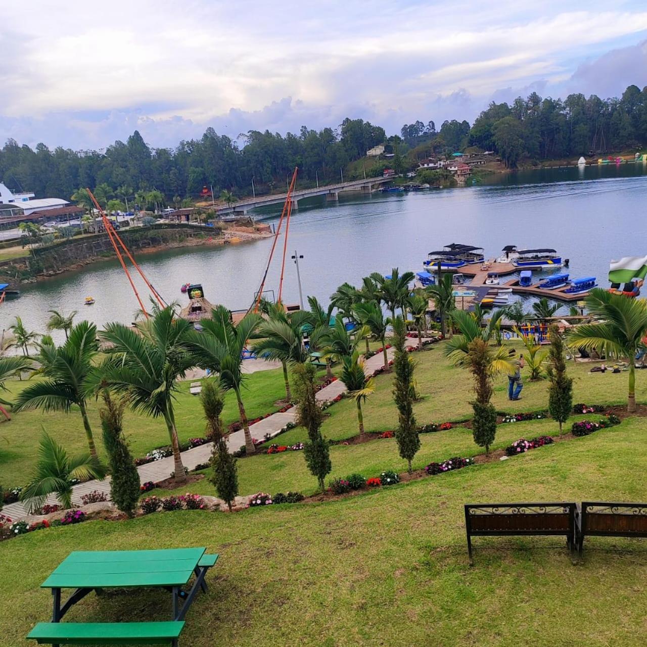 Hotel Aguas Abiertas Guatapé Eksteriør bilde